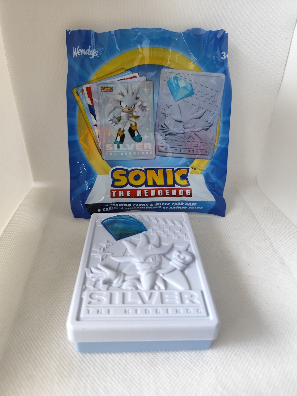 3/$25💙Silver the Hedgehog card case and trading card pack